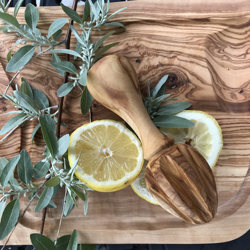 OLIVE WOOD CITRUS REAMER 6"